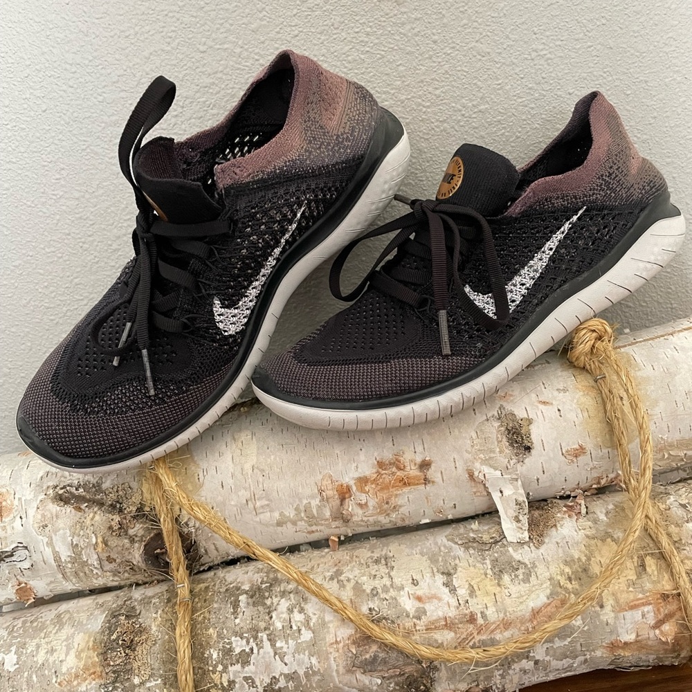 Nike Free Run Flyknit- EUC SIZE 8